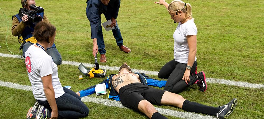Hjärt- och lungräddningskurs för vuxna - Första hjälpen & teambuilding (från 15 pers)