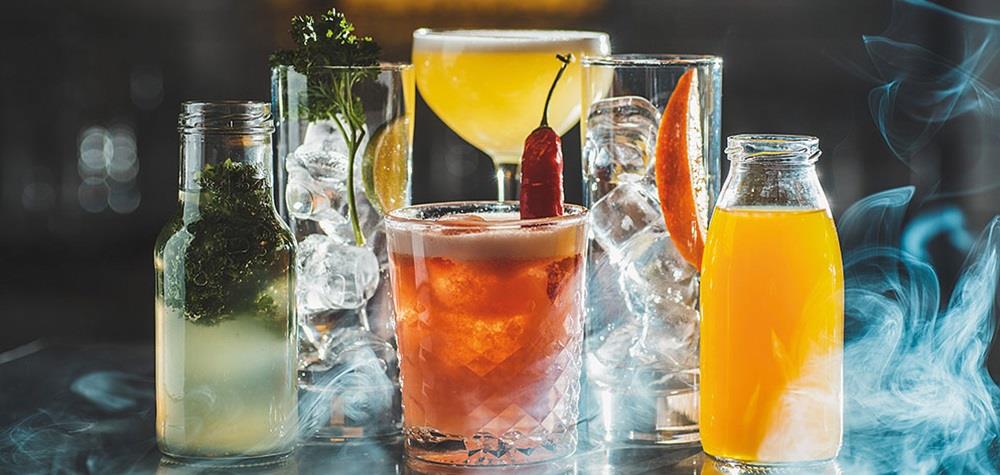 Två goda drinkar i baren på GUTE